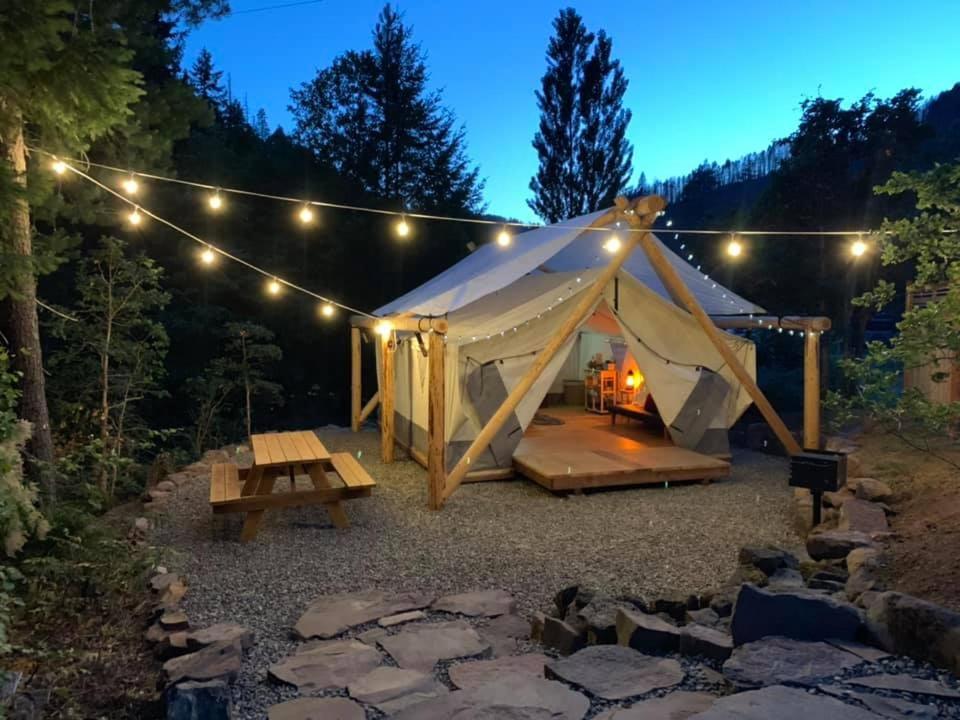 Umpqua'S Last Resort - Wilderness Cabins, Rv Park & Glamping Idleyld Park Eksteriør billede