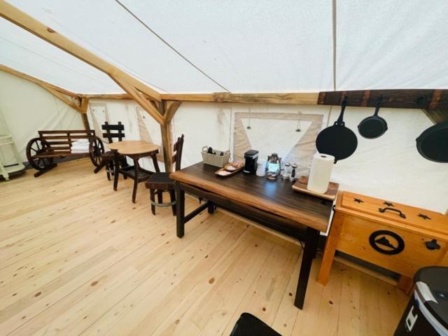 Umpqua'S Last Resort - Wilderness Cabins, Rv Park & Glamping Idleyld Park Eksteriør billede