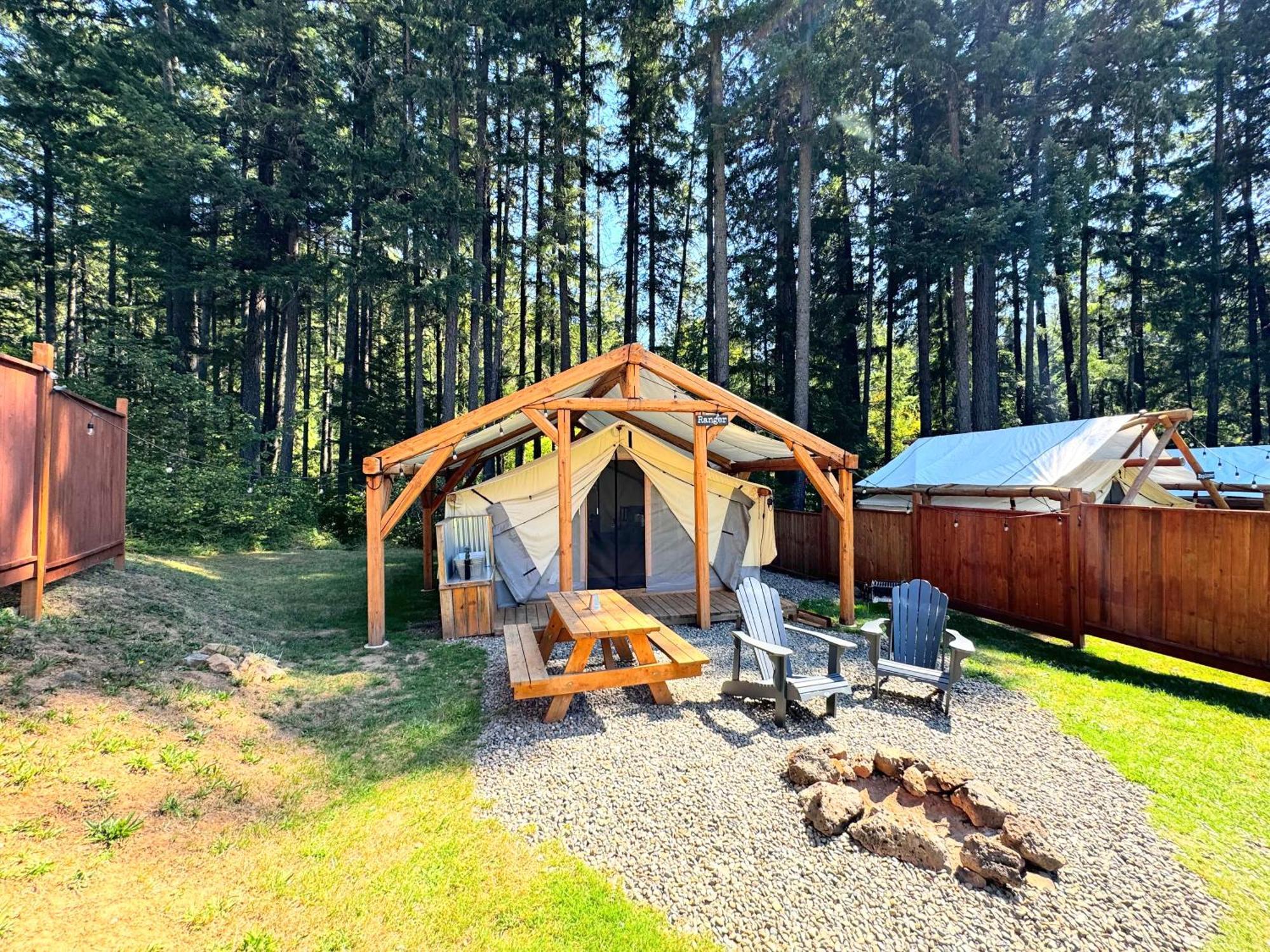 Umpqua'S Last Resort - Wilderness Cabins, Rv Park & Glamping Idleyld Park Eksteriør billede