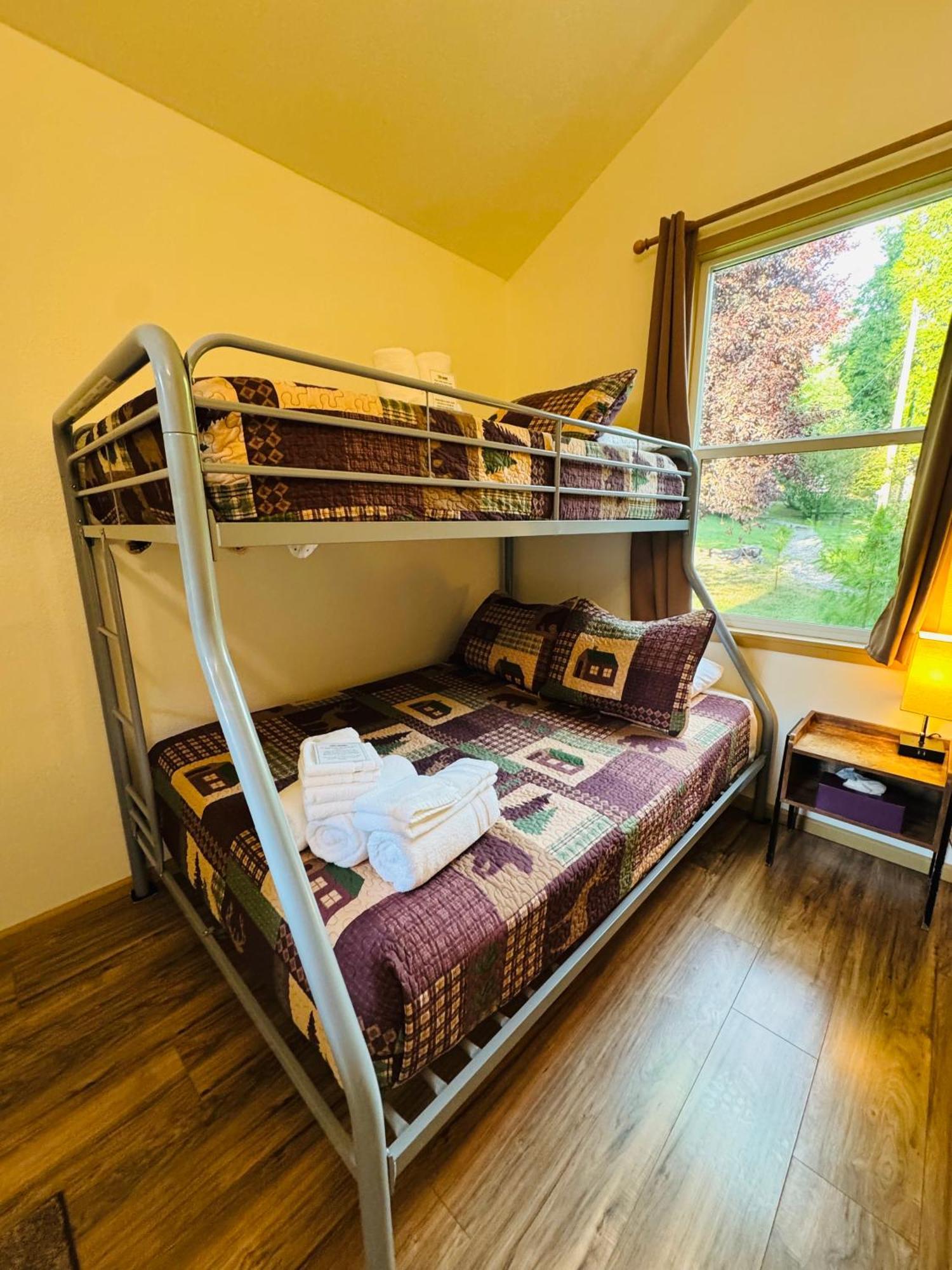 Umpqua'S Last Resort - Wilderness Cabins, Rv Park & Glamping Idleyld Park Eksteriør billede