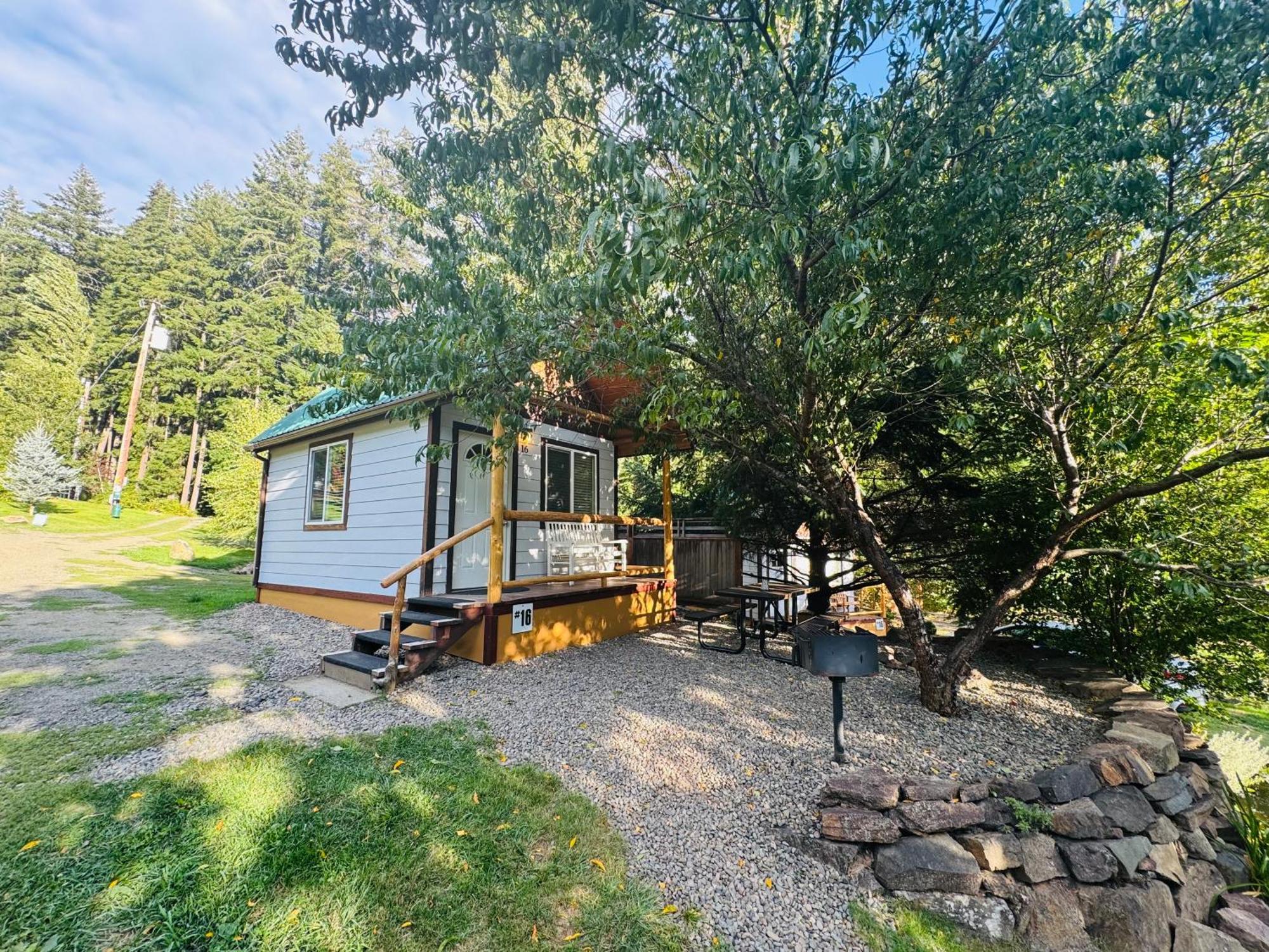 Umpqua'S Last Resort - Wilderness Cabins, Rv Park & Glamping Idleyld Park Eksteriør billede