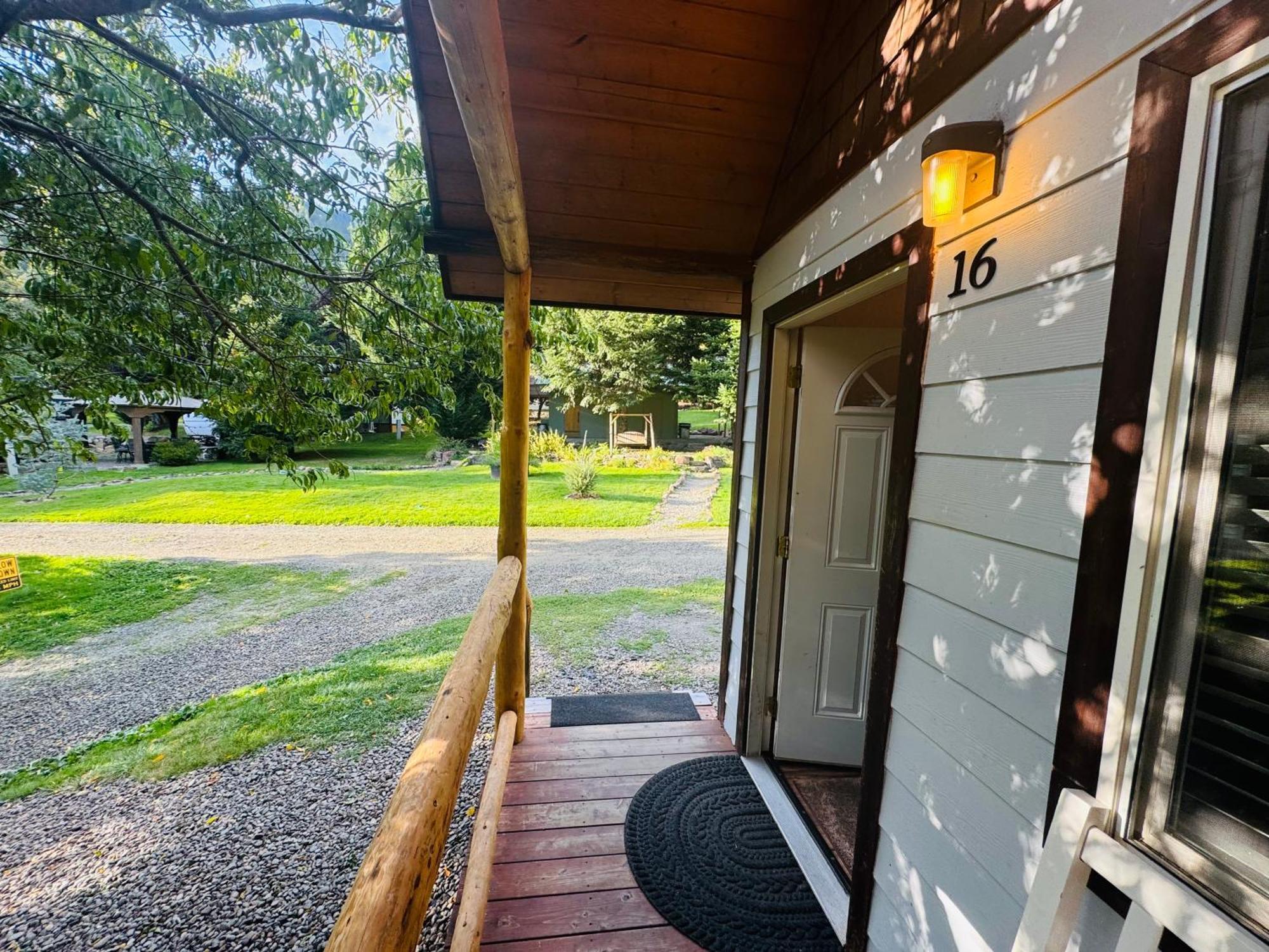 Umpqua'S Last Resort - Wilderness Cabins, Rv Park & Glamping Idleyld Park Eksteriør billede
