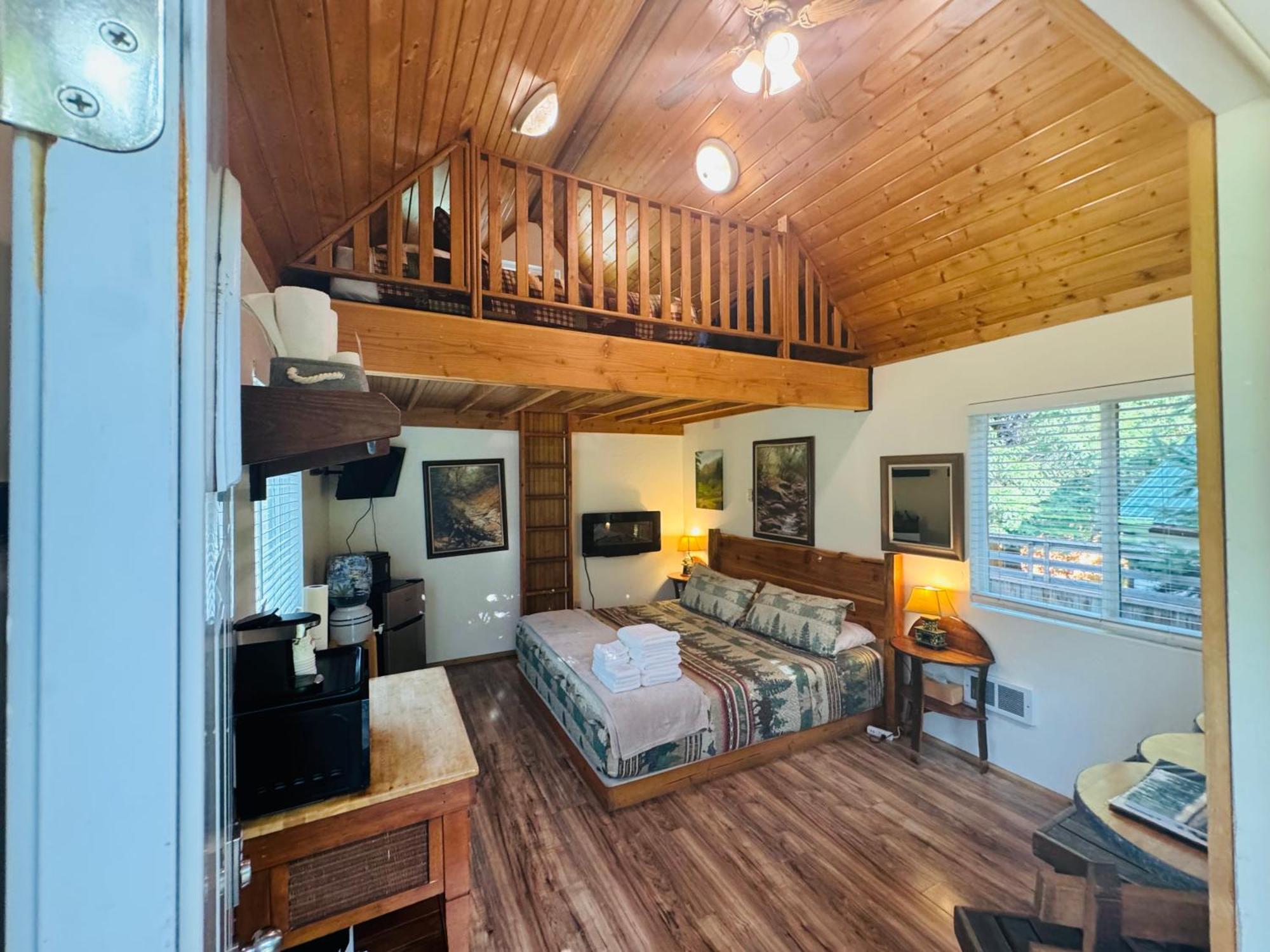 Umpqua'S Last Resort - Wilderness Cabins, Rv Park & Glamping Idleyld Park Eksteriør billede