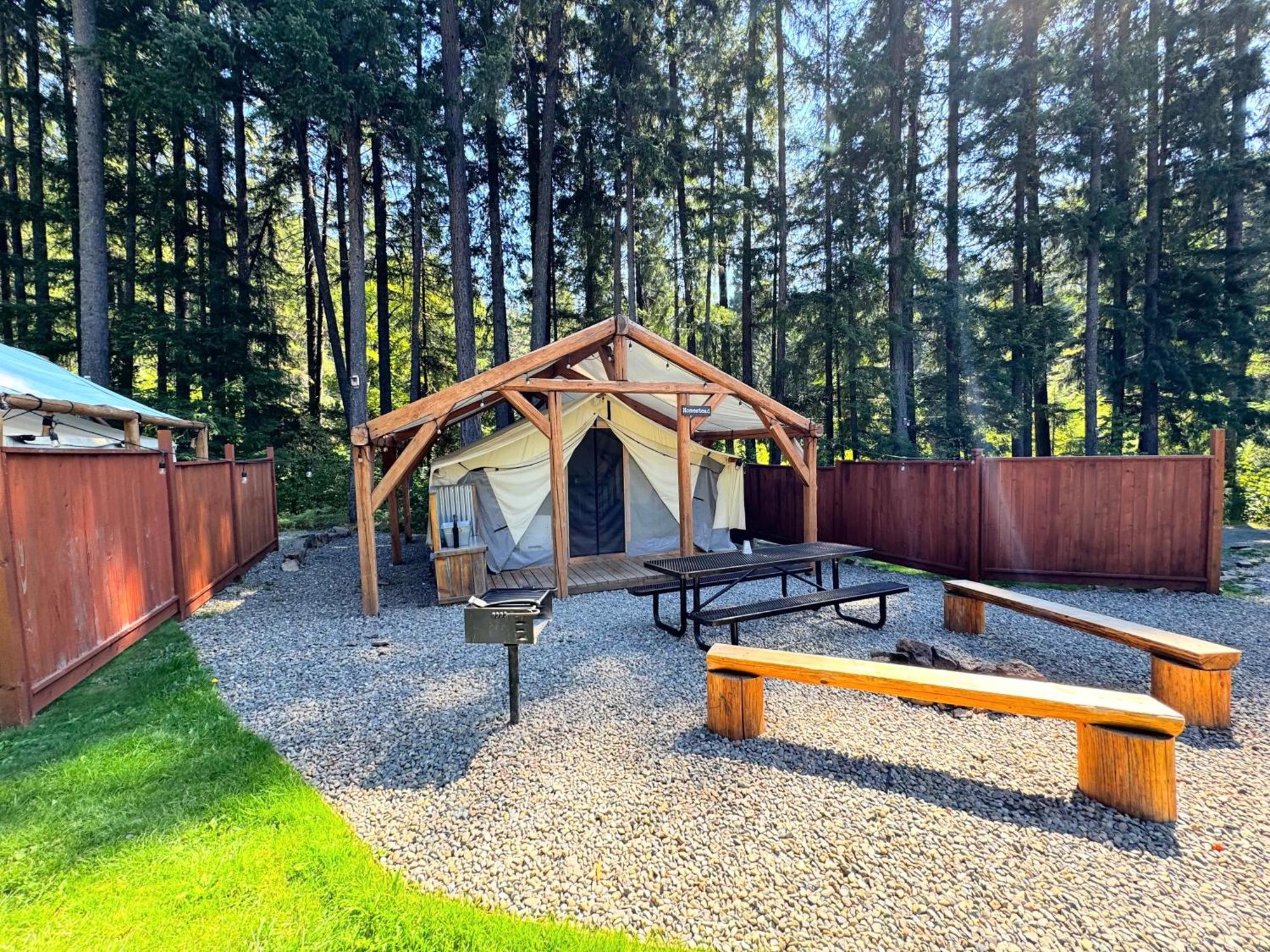 Umpqua'S Last Resort - Wilderness Cabins, Rv Park & Glamping Idleyld Park Eksteriør billede